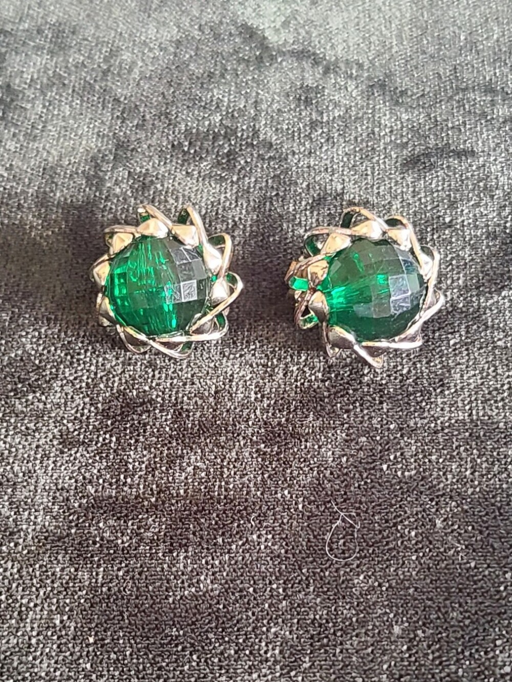 Vintage Emerald Green Crystal Clip On Earrings  Silver-Tone Setting